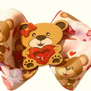 Teddy Valentine’s hairbow